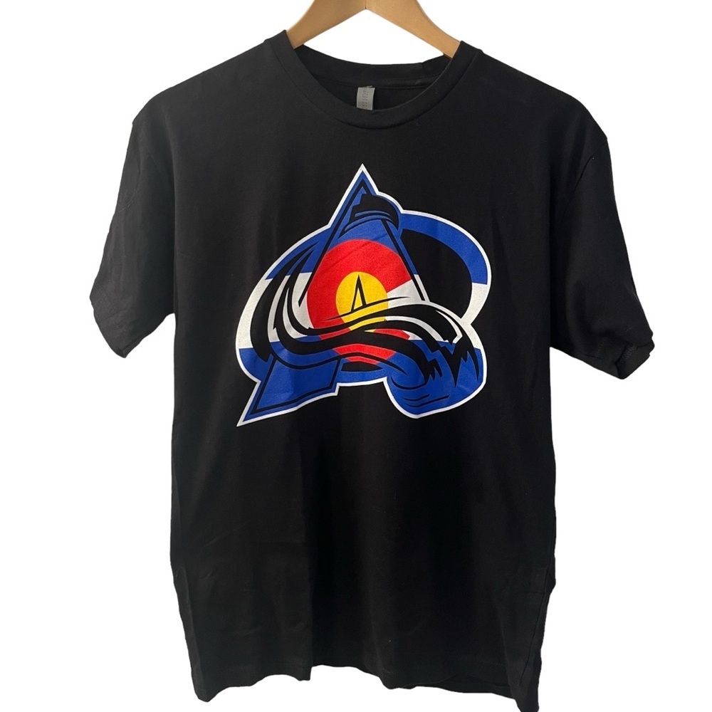 NWT COLORADO AVALANCHE T Men’s SIZE SMALL
